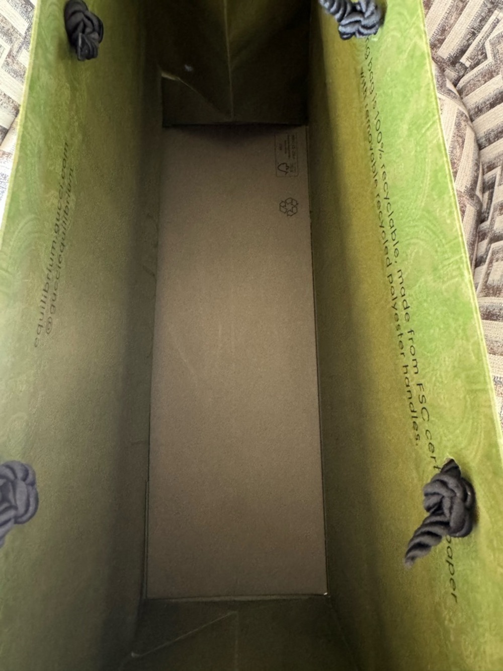 NWOT Gucci Women’s Shopping Tote in Gucci Green Patterned w Black Rope Handles - Picture 6 of 12